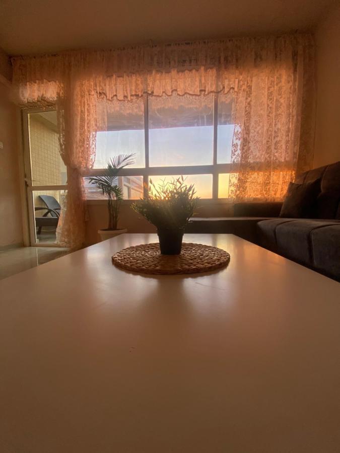 Apartment Oskar Beach Бат-Ям Екстер'єр фото