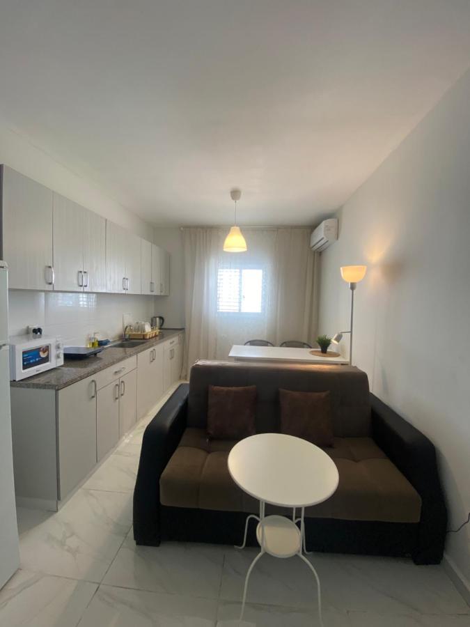 Apartment Oskar Beach Бат-Ям Екстер'єр фото