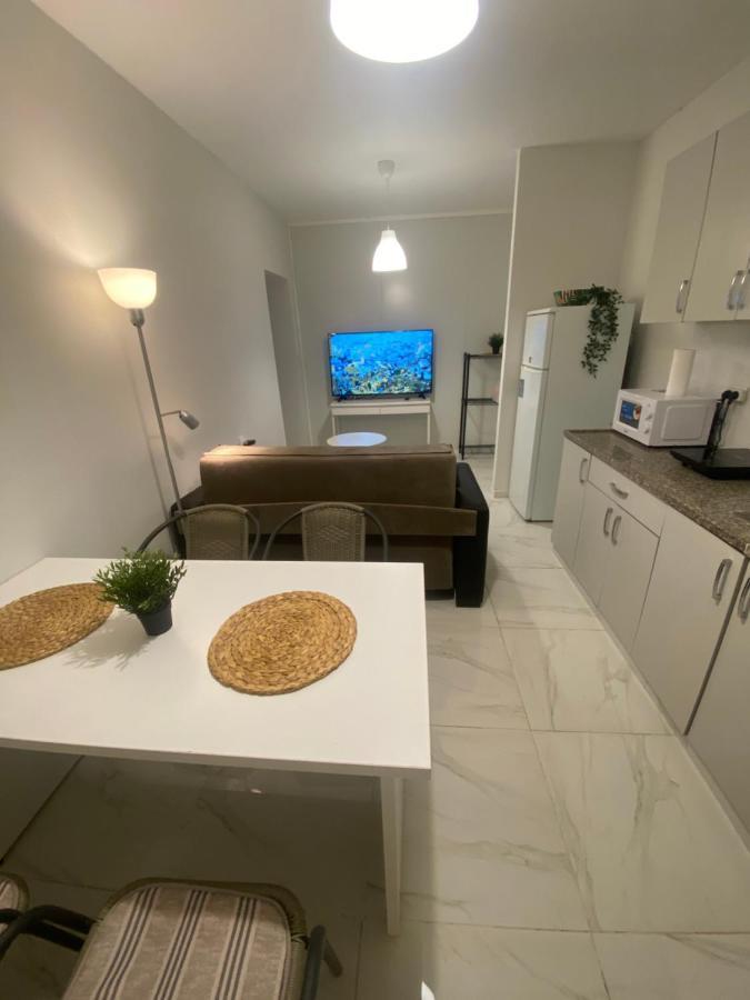 Apartment Oskar Beach Бат-Ям Екстер'єр фото