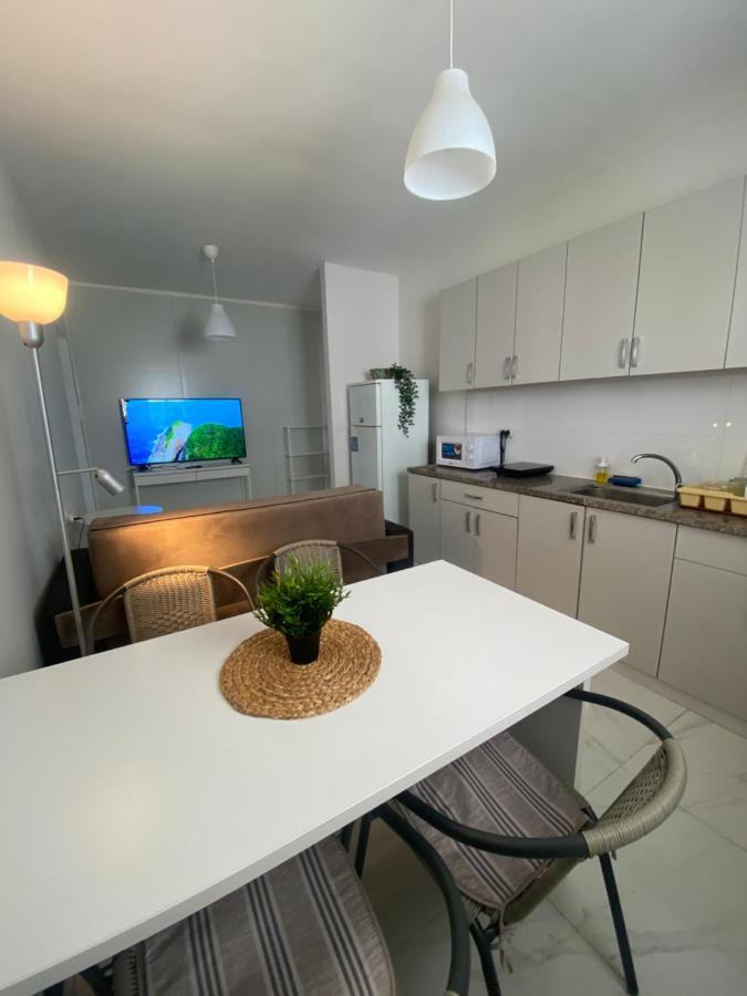 Apartment Oskar Beach Бат-Ям Екстер'єр фото