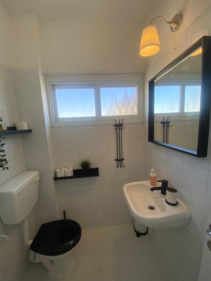 Apartment Oskar Beach Бат-Ям Екстер'єр фото