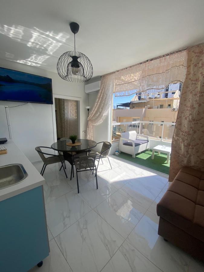 Apartment Oskar Beach Бат-Ям Екстер'єр фото