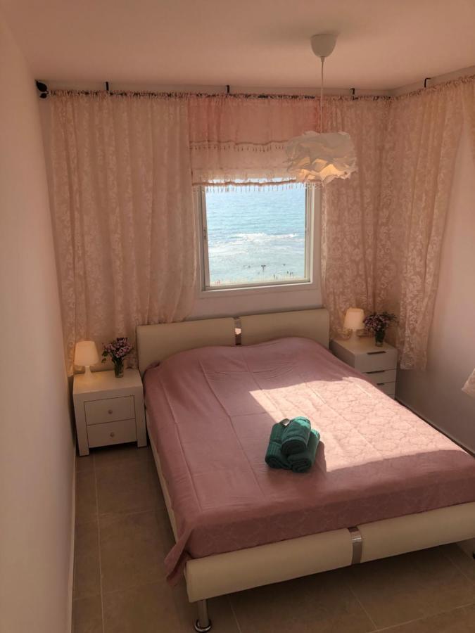 Apartment Oskar Beach Бат-Ям Екстер'єр фото